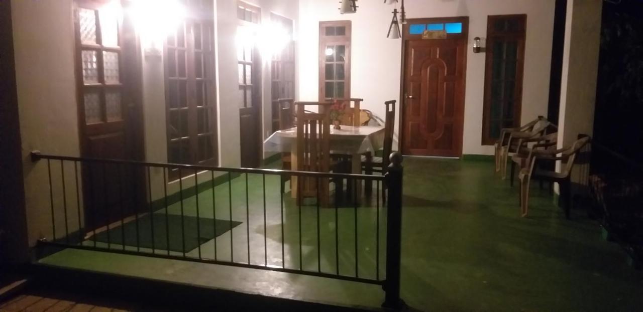 Mature Home Ела Екстериор снимка