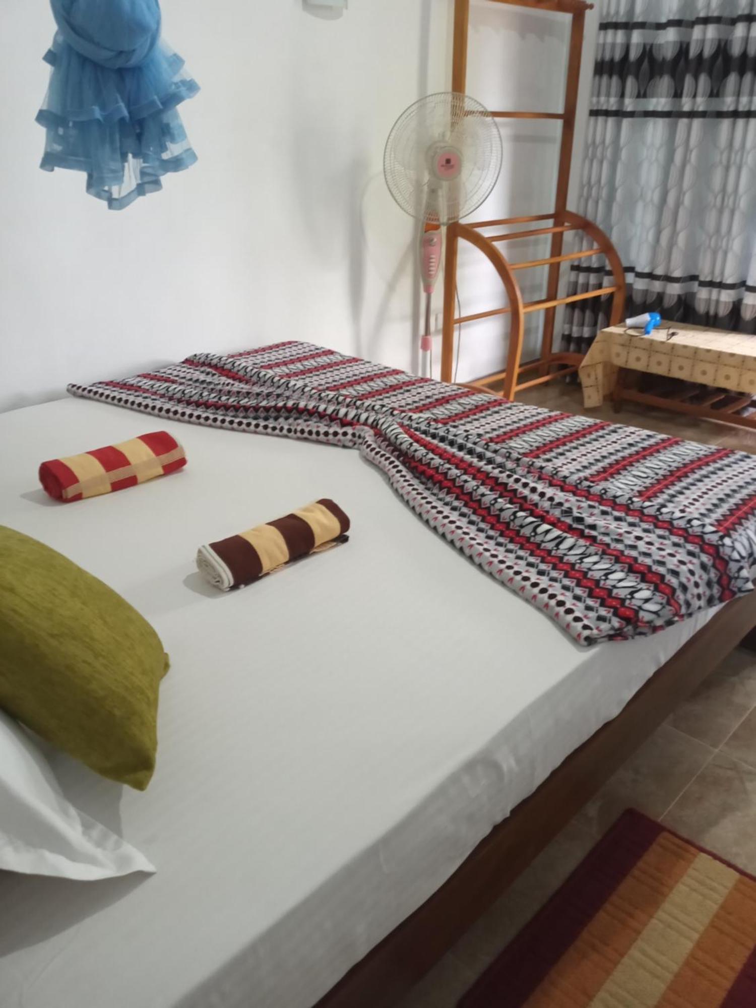 Mature Home Ела Екстериор снимка