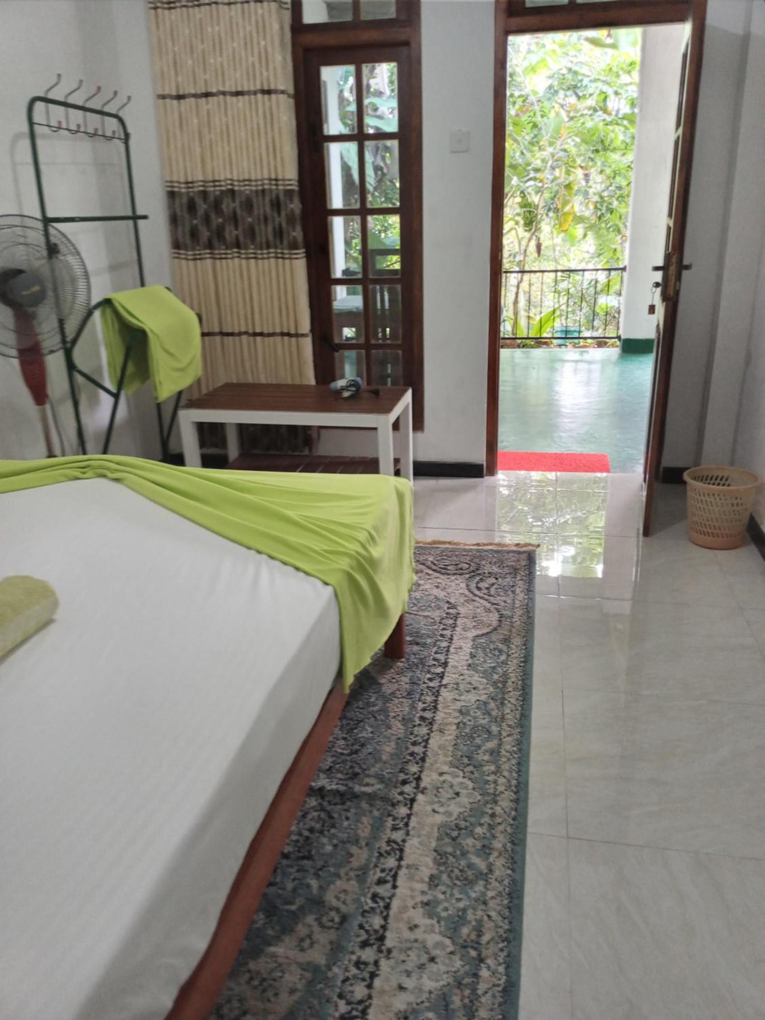 Mature Home Ела Екстериор снимка